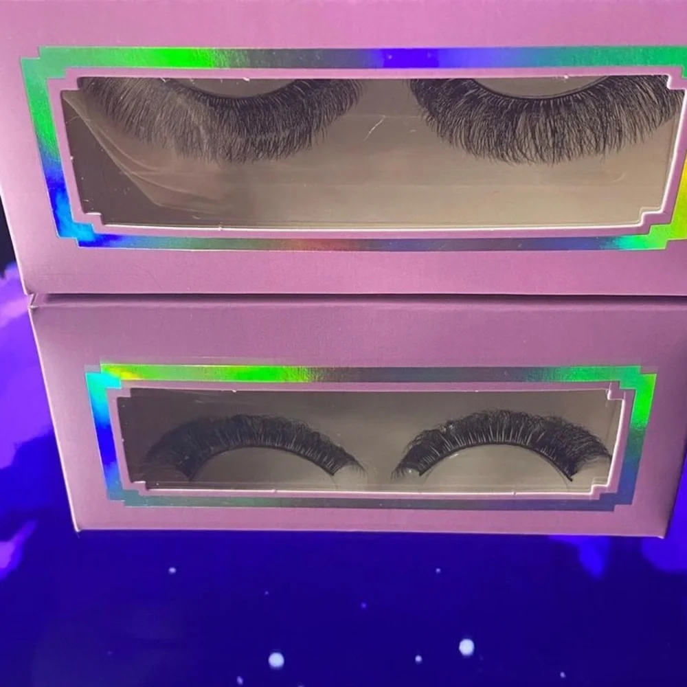 Strip Lashes - Picture 12 of 15